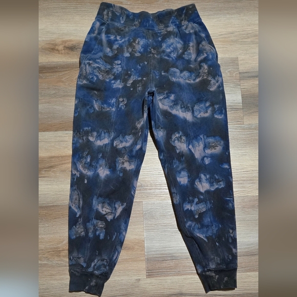 Lululemon Tie Dye Jogger Style Soft Fleece Pull On Sweatpants Size 6 - Picture 1 of 11